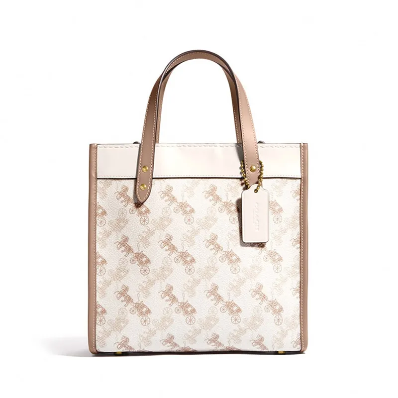 Coach 蔻驰马车图案印花22 号FIELD托特包