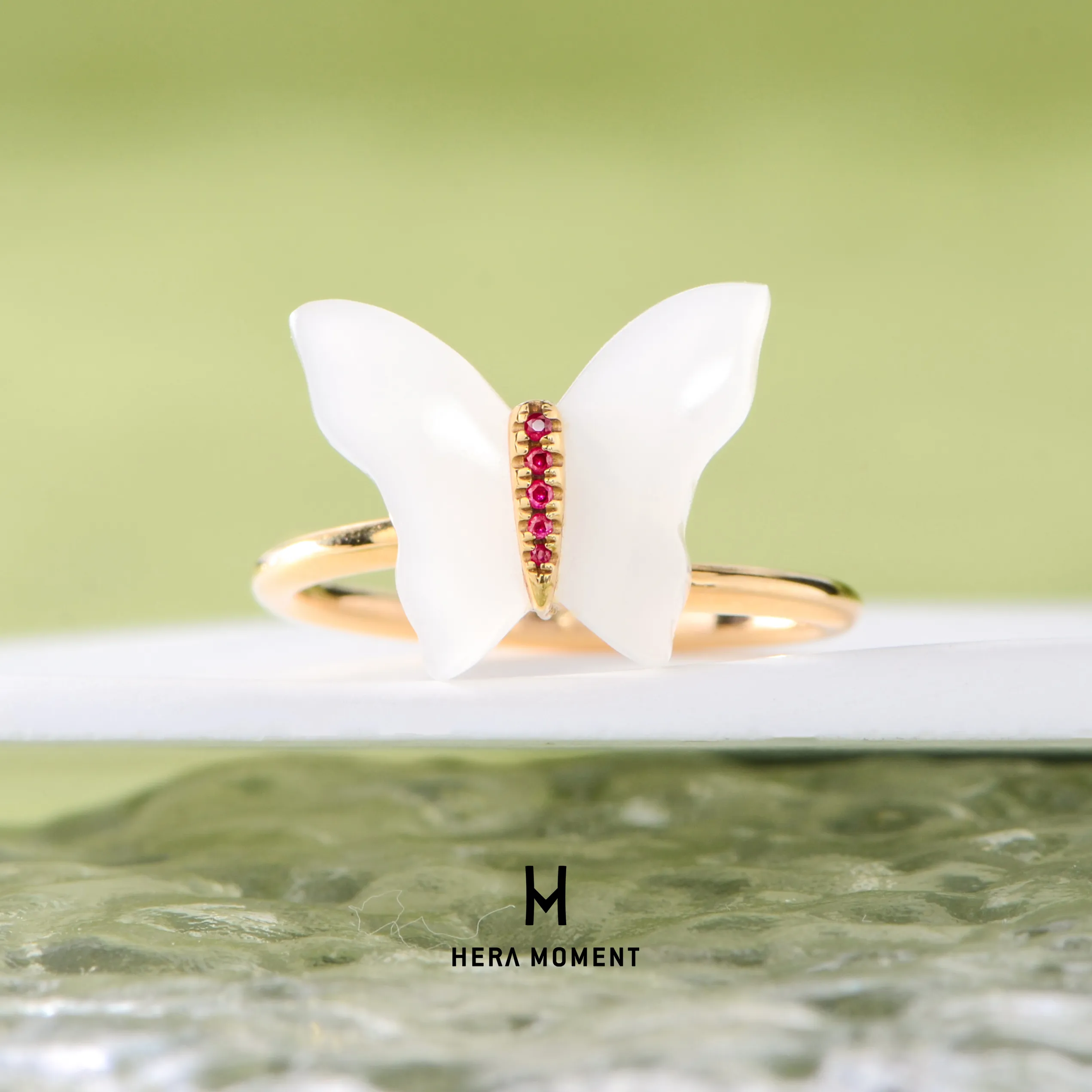 HERA MOMENT 赫拉臻藏 「礼物推荐」蝶恋花18k金和天然田玉红宝石戒指