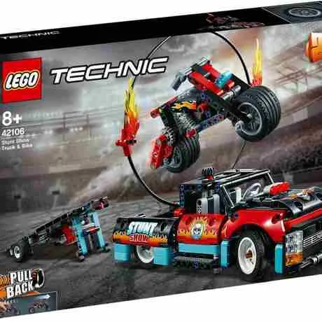 LEGO乐高卡车与摩托车特技表演