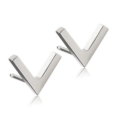 Natural Titanium Plain V Earring 8mm