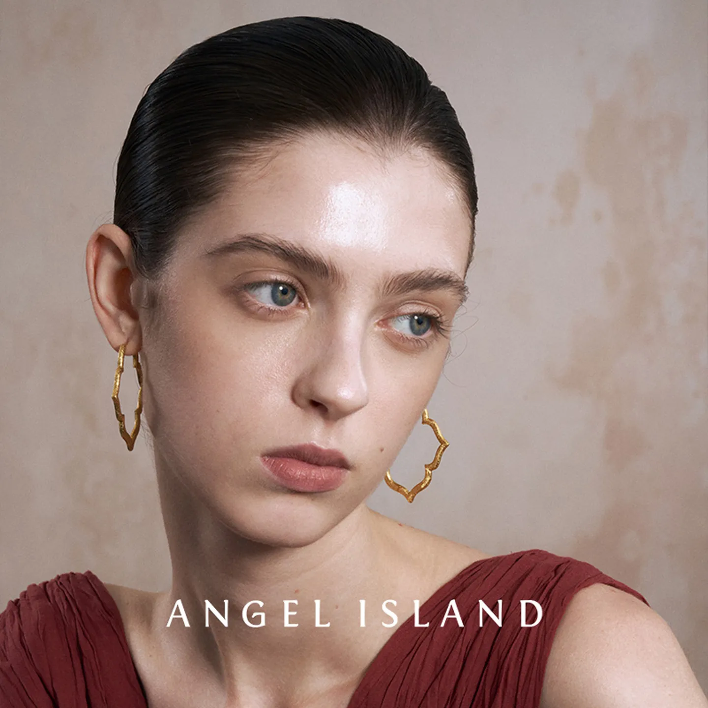 ANGEL ISLAND 天使岛 「如是」柿蒂纹镂空窗花素耳圈 金色