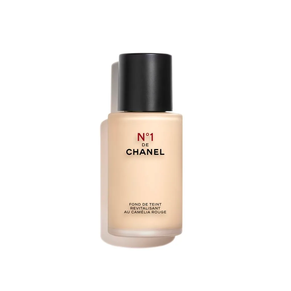 CHANEL N°1 DE CHANEL REVITALIZING FOUNDATION ILLUMINATES - MOISTURIZES - PROTECTS 香奈儿一号红山茶花粉底液